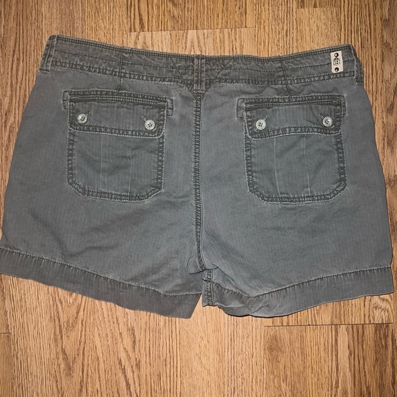 Levi’s Shorts - Picture 3 of 6